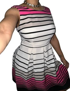 SANDRA DARREN Women Sz 6 STRIPED PLEATED Zip DRESS Cut Out Fit Flare Pink White - Picture 1 of 3