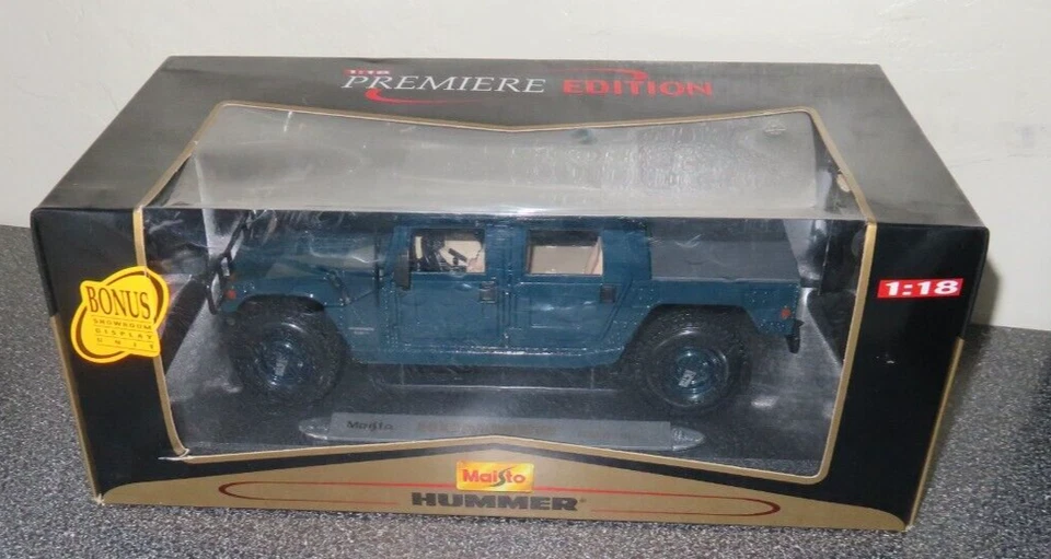 Maisto Premier Edition HUMMER SUV Blue  #36857 1/18 2000 w/Showroom Dispay Stand - Image 1 of 1