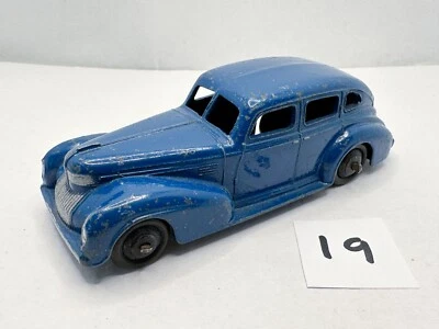 COCHE MODELO DIECAST VINTAGE DINKY TOYS # 39E CHRYSLER ROYAL SEDÁN AZUL 1947 EN MUY BUENA CONDICIÓN Foto 1 de 4