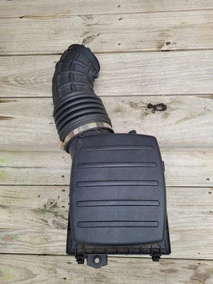 18-24 Dodge Durango SRT 6.4 11-21 Jeep 6.4 Intake Air Cleaner Box Housing OEM - Image 1 of 4
