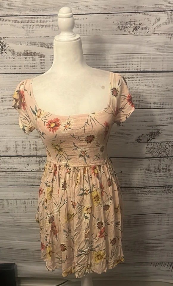 Цветочный розовый платье от American Rag размер средний - Изображение 1 из 1