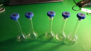 5 x 25ml Laboratory Glass - 3 x Class A , 2 x Class B Flasks with Stoppers - Picture 1 of 6