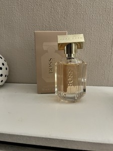 parfum hugo boss wanita