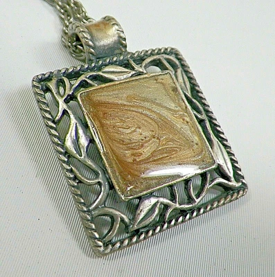 Collar Kenneth Cole Diseño Calado Tono Estaño Rosa Melocotón Colgante Cadena 23" Foto 1 de 4