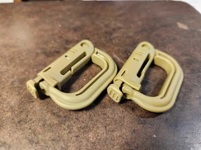 Clips Mosquetón MOLLE Grimloc, USMC Marrón Coyote, PACK DE 2 Foto 1 de 2