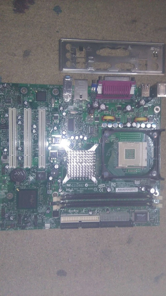 Carte mere INTEL D845PEBT2 socket 478 - Image 1 of 1