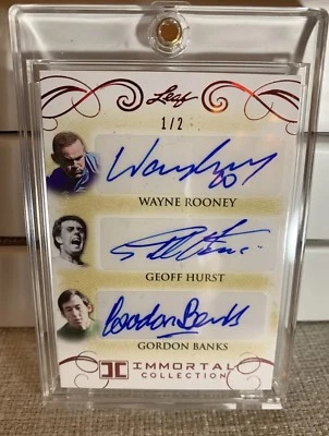2018 Leaf Immortal 足球系列 Wayne Rooney Hurst Banks 三重签名 #1/2  — 第 1/2 张图片