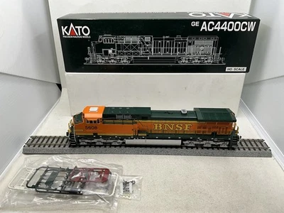 Kato HO Scale BNSF AC4400CW Diesel Loco with DCC installed #5608 #37-6441 - Image 1 of 4