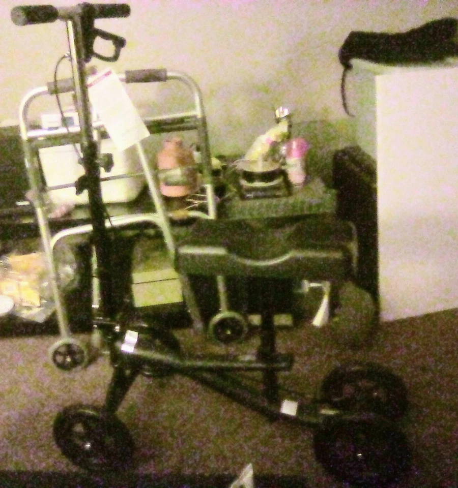 Steerable Aluminum Knee Walker #AMS-KMW Manufactuered Armstrong Medical Supply - Image 1 of 1