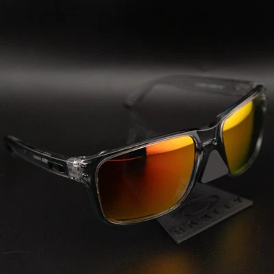 NOVO Óculos de Sol Oakley Holbrook XL Polarizado P Tinta Escura / Vermelho / CRXL - Imagem 1 de 3