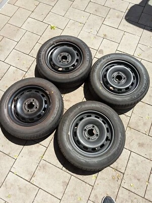 Ford Fiesta MK 5 Sommerreifen mit Stahlfelge - Bild 1 von 4