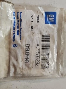 NOS GM 25537292 GRILLE HEADER EMBLEM For 92-93 Olds 88 Royale - Picture 1 of 3