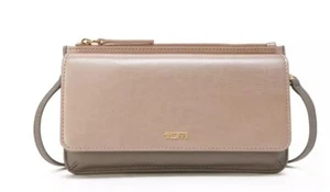 Tumi Belden Leder BOXED Geldbörse/Crossbody/Clutch in Metallic Pink ~PERFEKTES GESCHENK - Bild 1 von 4
