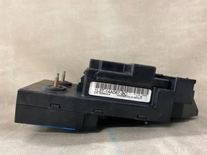 2003 Ford F150 Cabin Fuse Box OEM 1L3T-14A067-BC NO GEM Module - Picture 1 of 9