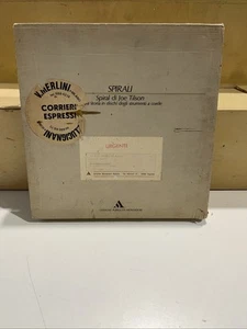 MULTIPLO SERIGRAFATO SU TAVOLA IN LEGNO SPIRAL DI JOE TILSON MONDADORI 1983 - Imagen 1 de 16