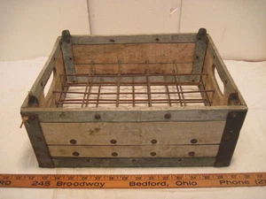 RARE VINTAGE WOOD METAL CITIZENS SPRINGFIELD MILK DAIRY BEVERAGE CRATE - Picture 1 of 5