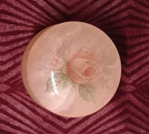 Nordstrom handgeschnitzte rosa Alabaster Schmuckschatulle mit zarter rosa Rose Italien - Bild 1 von 3