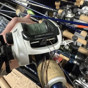 Shimano Chronarch 200E7 - Picture 1 of 8