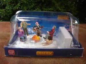 Acento de mesa de pueblo de Navidad cantando por la fogata de Lemax 74225 (2017) NUEVO - Imagen 1 de 8