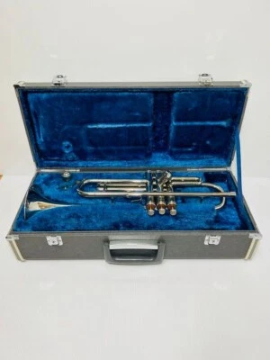 YAMAHA YTR-135 014167 Trompeta con Estuche Rígido Plata - Imagen 1 de 4