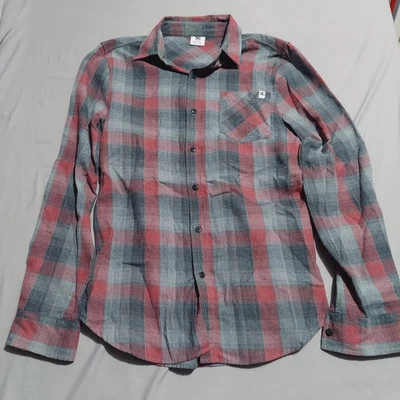 DC Shoes CASUAL BUTTON SHIRT Mens Small Red Plaid Long Sleeve Skateboarding  - Image 1 of 4