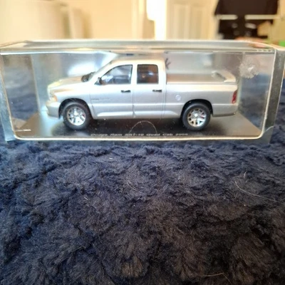SPARK S0861 DODGE Ram SRT-10 Quad Cab 2005 1.43 - Image 1 of 4