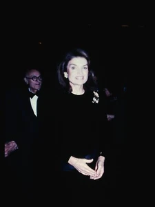 JACQUELINE KENNEDY ONASSIS - Primera Dama de Estados Unidos - Original Vintage 35 mm Slide - Imagen 1 de 2