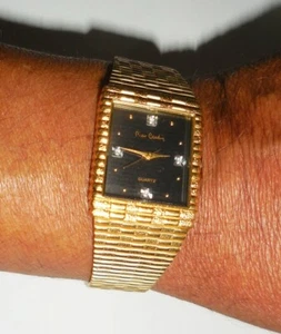 VINTAGE PIERRE CARDIN UHR VERGOLDET FUNKELNDES DESIGN BRAUCHT BATTERIE - Bild 1 von 6