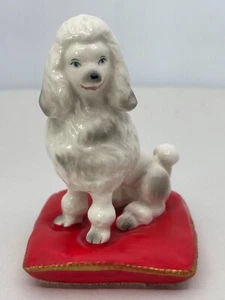 Statuina vintage 1946-1983 Lefton cane barboncino su cuscino rosso Giappone altezza 4,25 - Foto 1 di 8