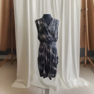 Kenneth Cole New York Women’s 100% Silk Dress Size 8 Gray/ Black Cocktail Party - Picture 1 of 10