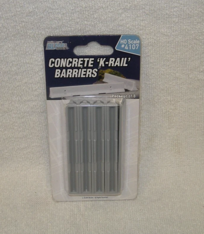 New BLMA Models HO #4107 Concrete K-Rail Barriers 8 Pack - Image 1 of 2