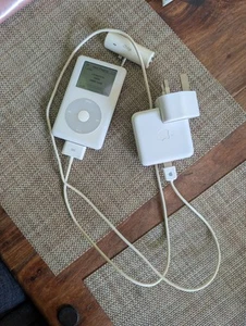 iPod Classic 4th Generation White (Click Wheel) 20GB A1059 July04- working order - Picture 1 of 5