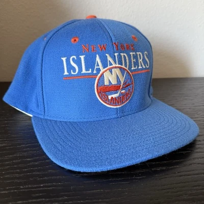 Gorra New York Islanders CCM Snapback NHL azul verde bajo ala Foto 1 de 4