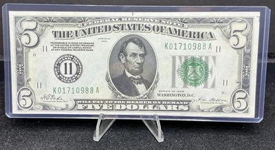 1928 $5 Five Dollar Federal Reserve Note Crisp BU Uncirculated Bill Z196 - Image 1 of 2