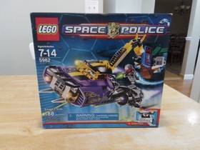 Lego 5982 Space Police Smash'n'Grab Retired & Factory Sealed  New in box
