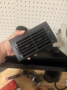 OEM REAR A/C HEATER CENTER AIR VENT GRILLE 1997-98 99 00-2003 BMW 525I 8376150 - Picture 1 of 3