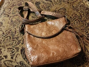 The Sak Silverlake Crossbody Tooled Leather Casual Purse Adjustable Straps 5443 - Picture 1 of 11