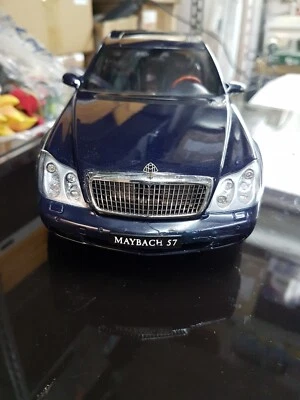 Autoart  Maybach 57   1/18 - Immagine 1 di 4