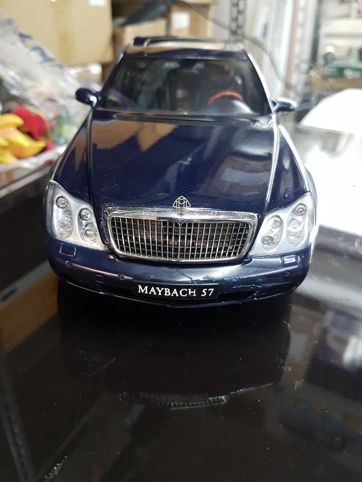 Autoart  Maybach 57   1/18 - Immagine 1 di 4