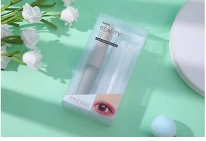 Double Eyelid Glue - Picture 1 of 3