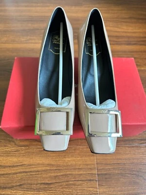Roger Vivier Trompette Concrete Beige 45mm Patent Leather Pumps Size 40/US 9 NIB - Image 1 of 4