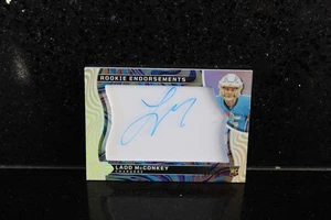2024 Panini Illusions - Rookie Endorsements Ladd McConkey #RE-LMY Gold /10! - Foto 1 di 2