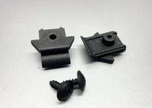 Genuine Nissan R35 GT-R GTR Fender Liner Clip + Screw Set - Picture 1 of 1