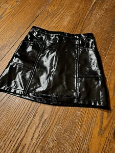 Art Class Girls Size L 10-12 Black Faux Leather Mini Skirt Pockets Zip Back 2023 - Picture 1 of 2