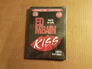 Ed McBain Kiss - Audio Book Read by Len Cariou - Compact Disc - 3 CDs - Brand NE - Bild 1 von 2