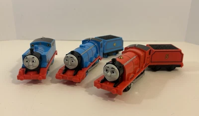 Thomas & Friends TrackMaster Lote James, Gordon, Thomas (Probado y Funcionando) Foto 1 de 4