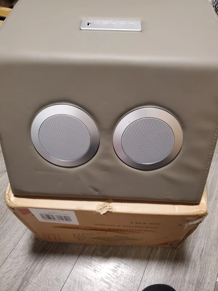 SPEAKER ONLY Multifunction  bed with bluetooth speaker, massage lounge Foto 1 de 2