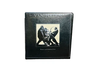VINTAGE 1980S RETRO COLLECTIBLE VAN HALEN PINBACK ROCK & ROLL BUTTON BADGE NICE - Picture 1 of 2