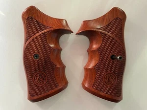 Decorate Grips For S&W, K/L Frame Square Butt Grips, Checkered Praduk wood;Ksq09 - Picture 1 of 9