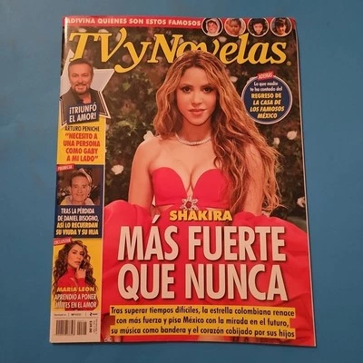 Shakira Angelica Rivera Fernando Colunga Arturo Peniche Maria Leon Mario Moran - Image 1 of 4